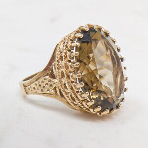 10K Gold Large Oval Quartz Cocktail Ring – Warm Champagne Tone – Size 6.5